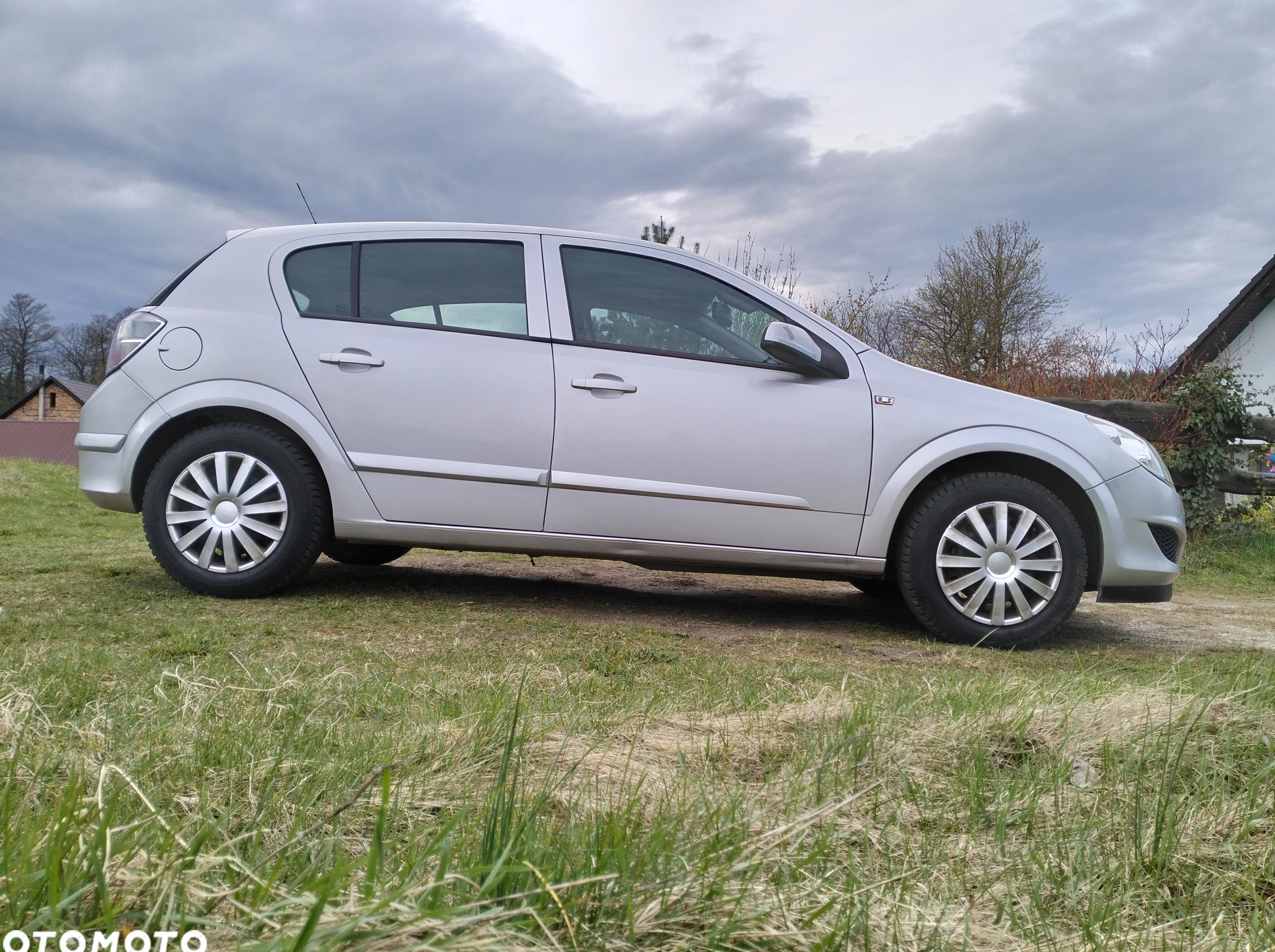 Opel Astra cena 8999 przebieg: 203100, rok produkcji 2008 z Chojnów małe 742